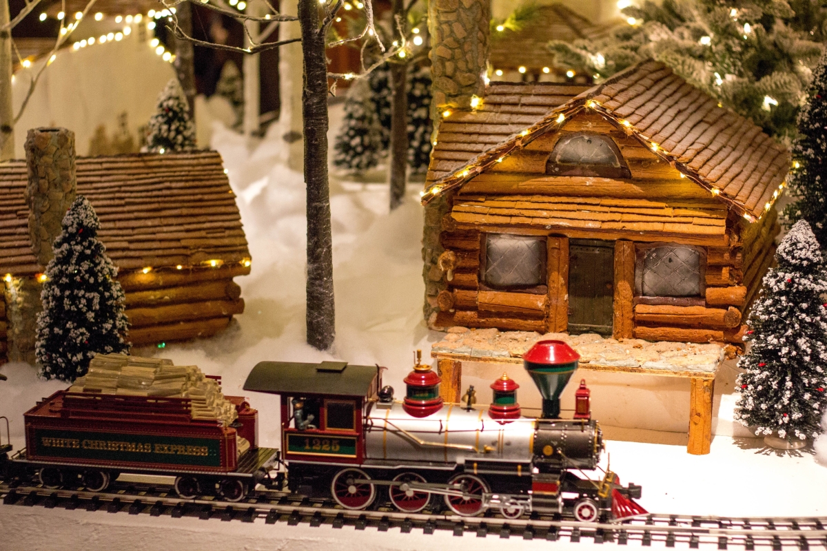 Holiday Model Trains